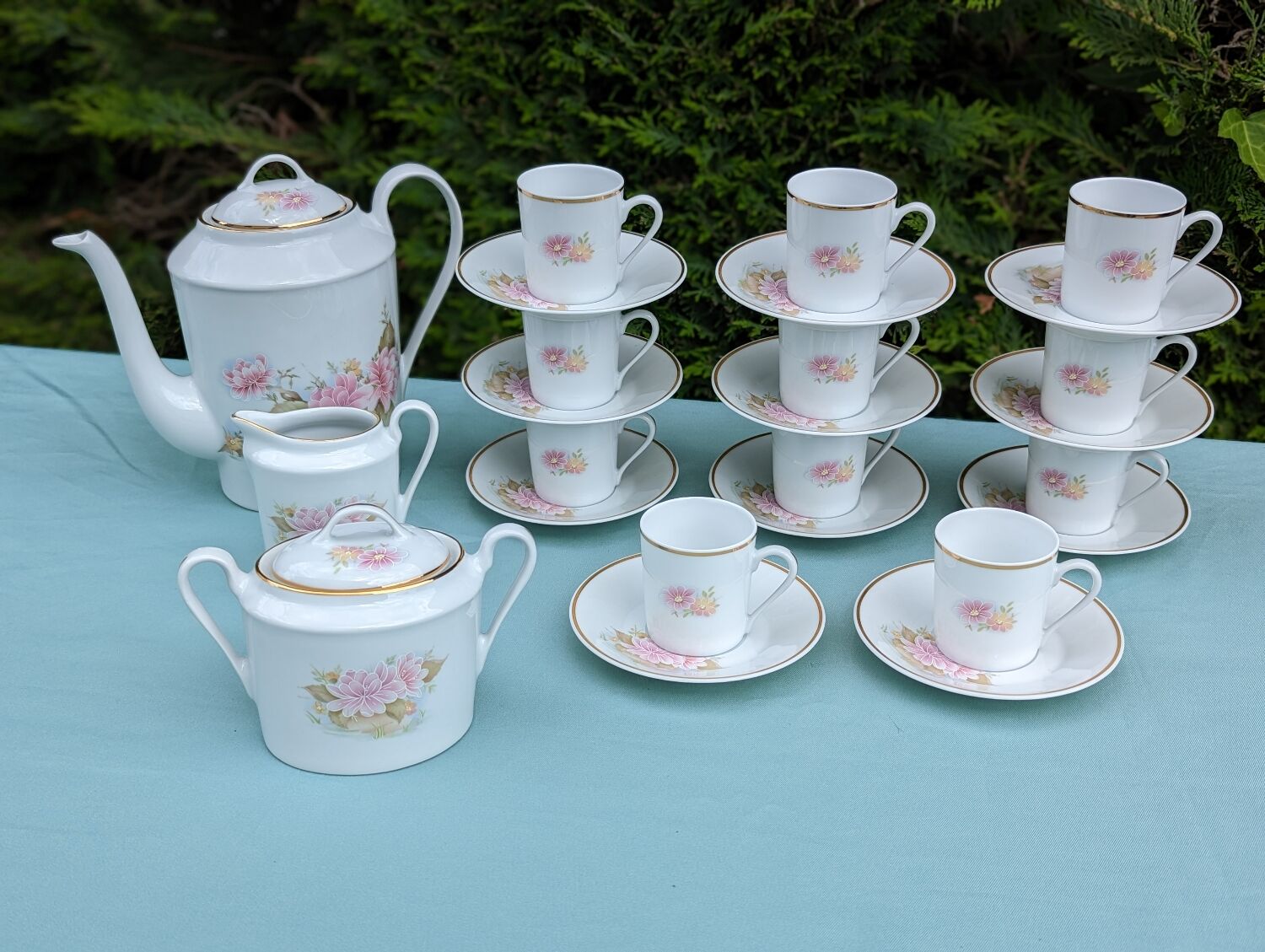 Service à café en porcelaine de Limoges