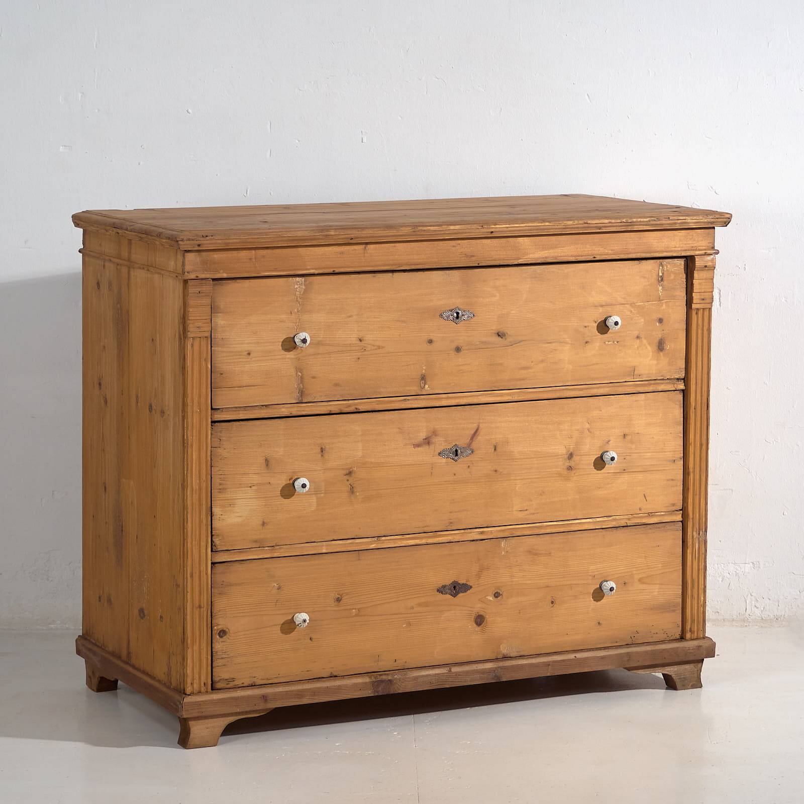 Ancienne commode en bois massif (c.1920) #25