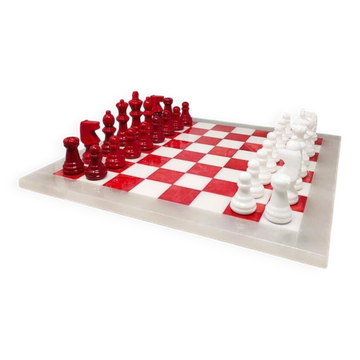 1970s Italian Volterra Alabaster Chess Set – Rare in Red & White. Made in I