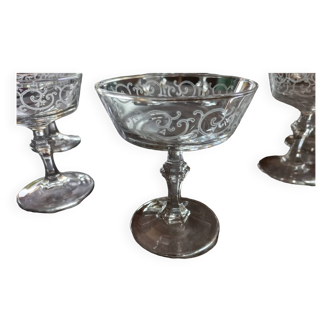 Lot 9 art deco Champagne glasses