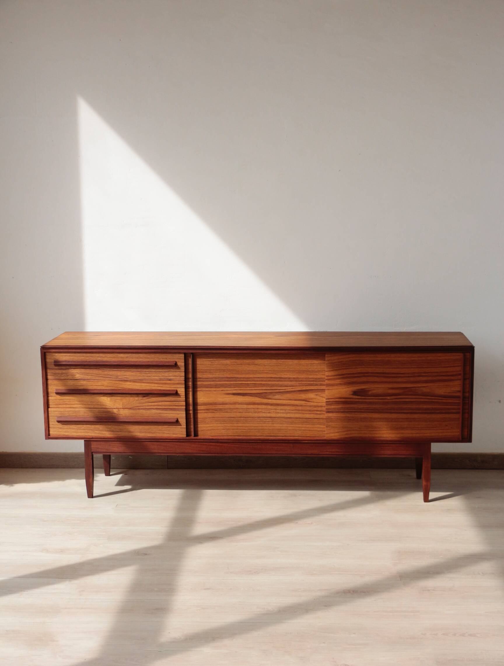 Scandinavian teak enfilade White & Newton | Vintage design from the 1960s