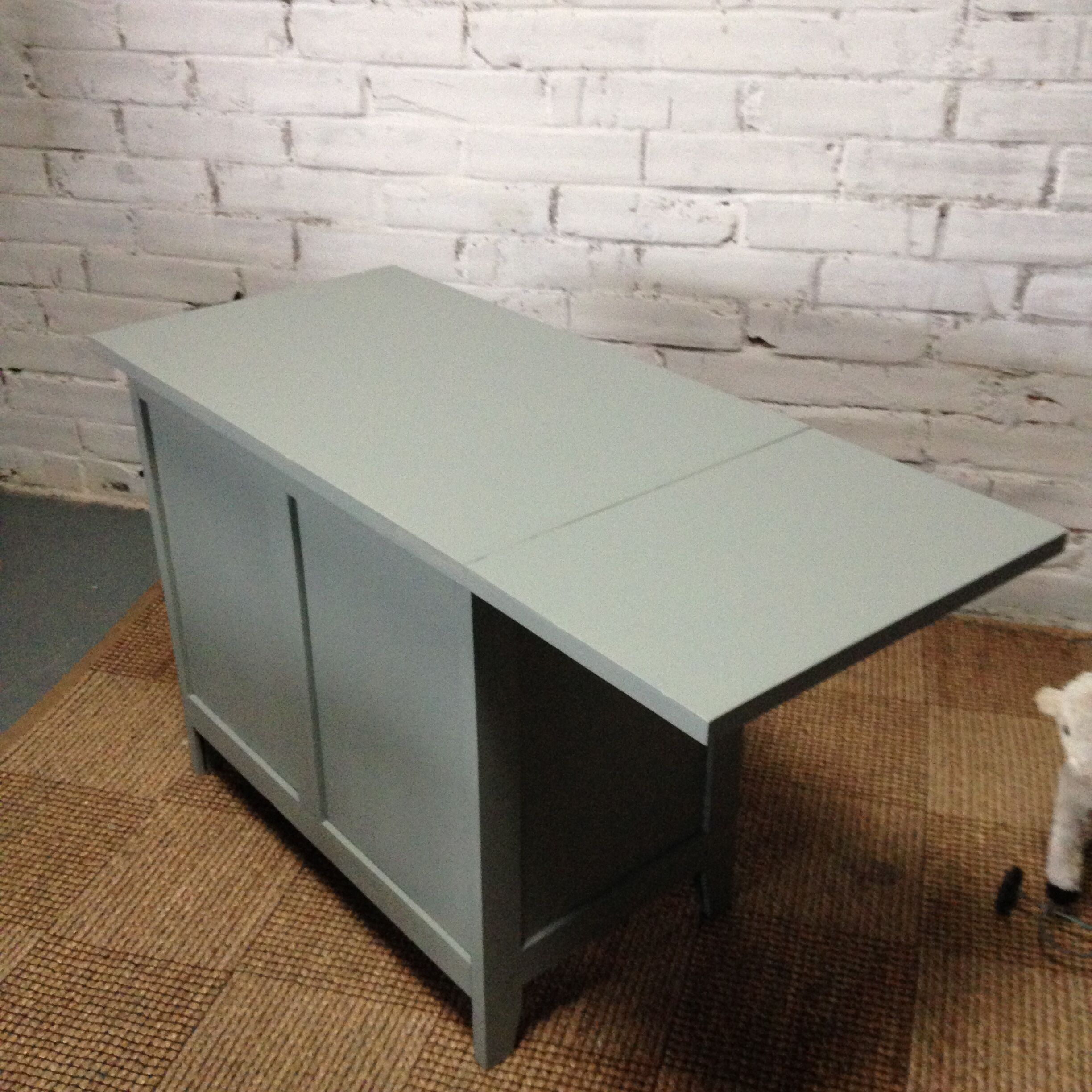 Child desk