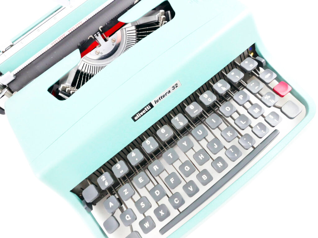 Typewriter, olivetti lettera 32 blue pastel