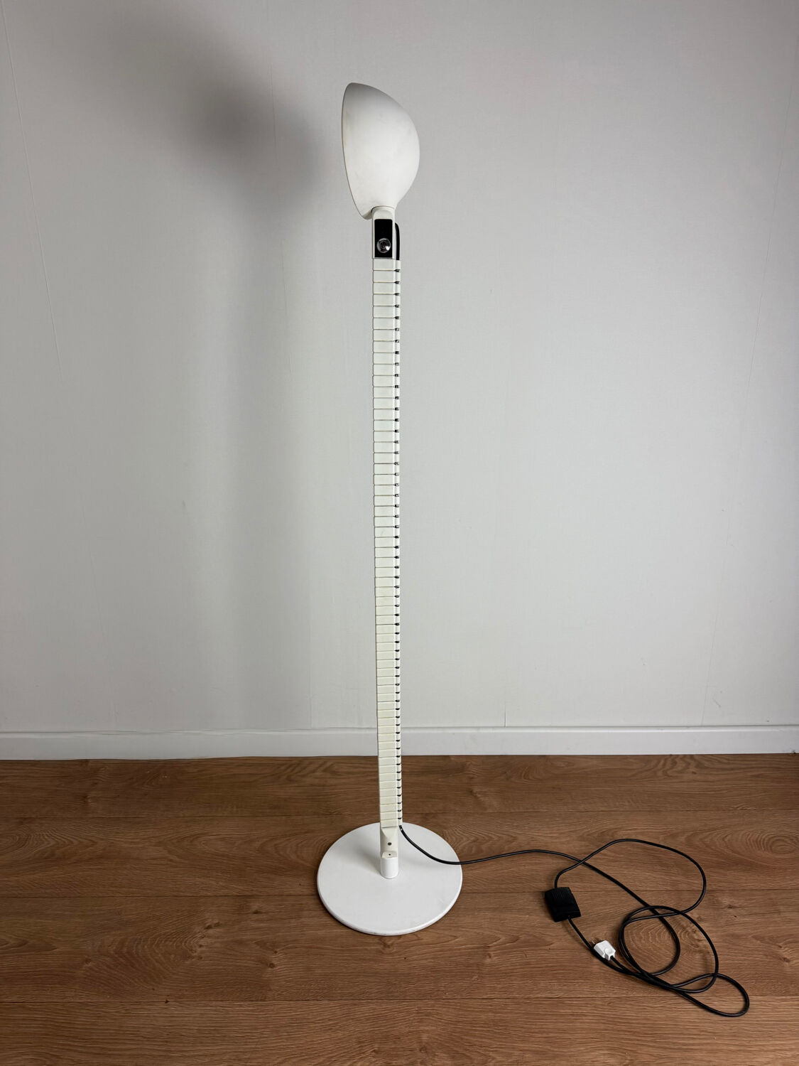 "Vertebre" floor lamp by Elio Martinelli for Martinelli Luce – Italy