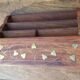 Porte courrier vintage en palissandre et laiton