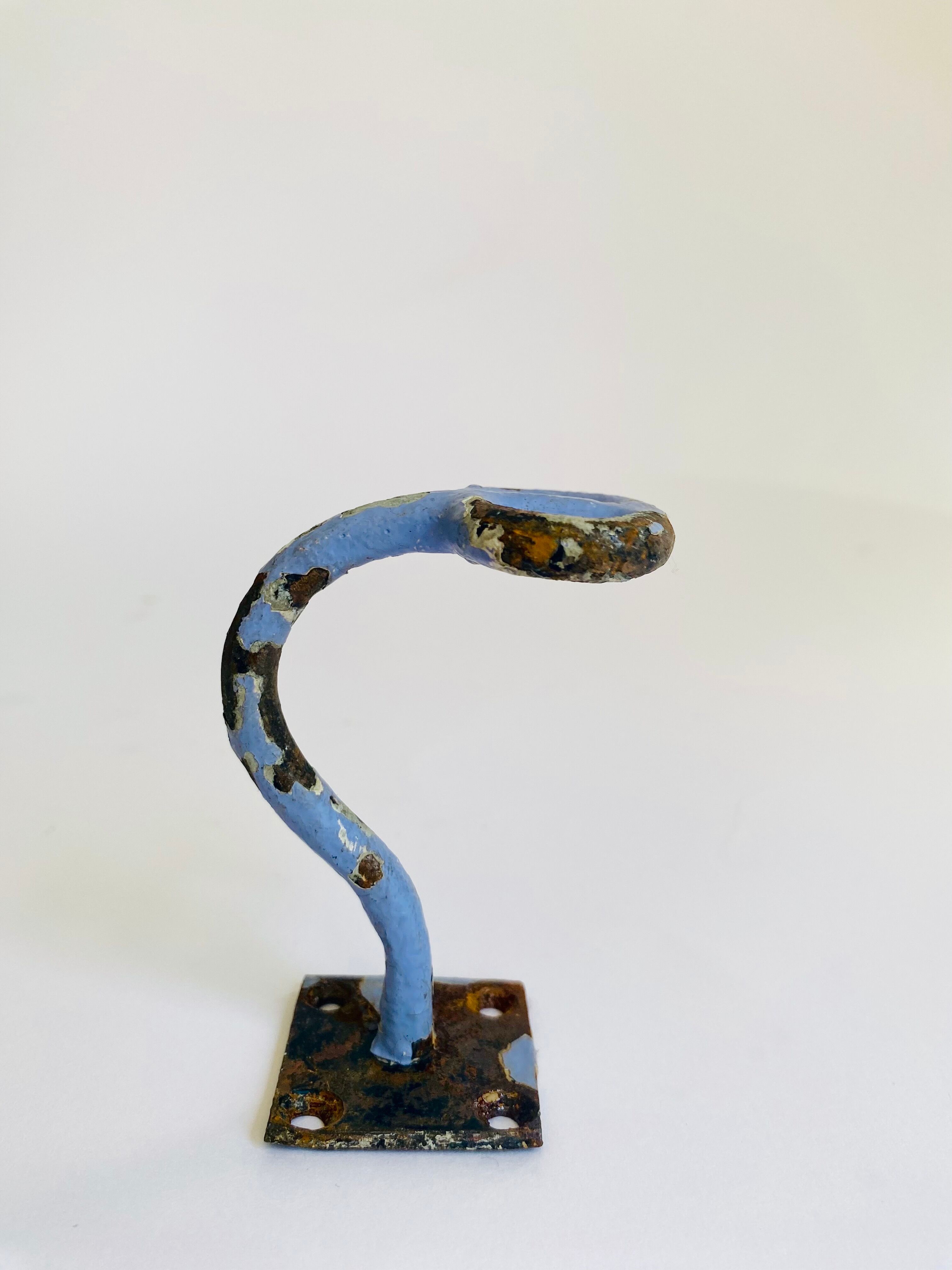 Enamelled cast iron hook