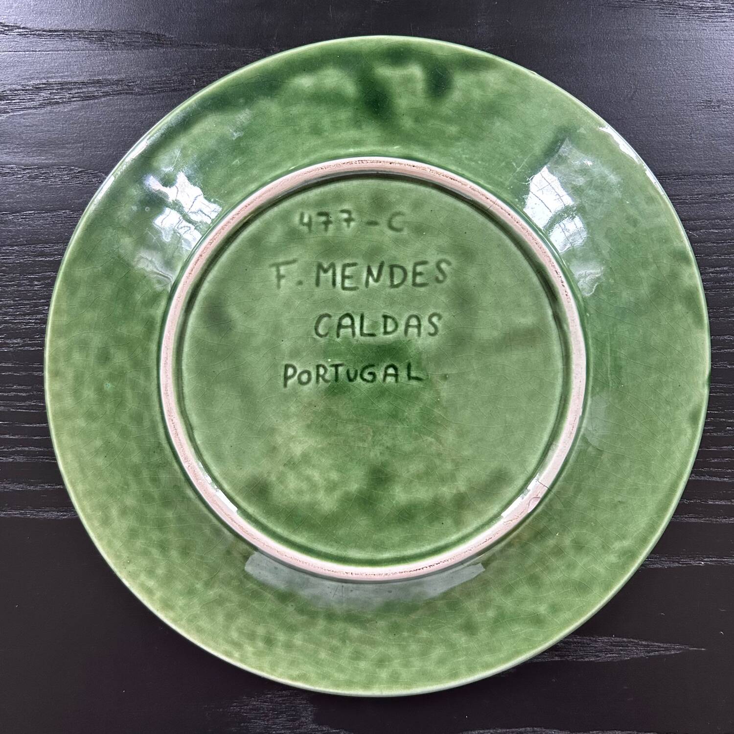 Green leaf dish in slip