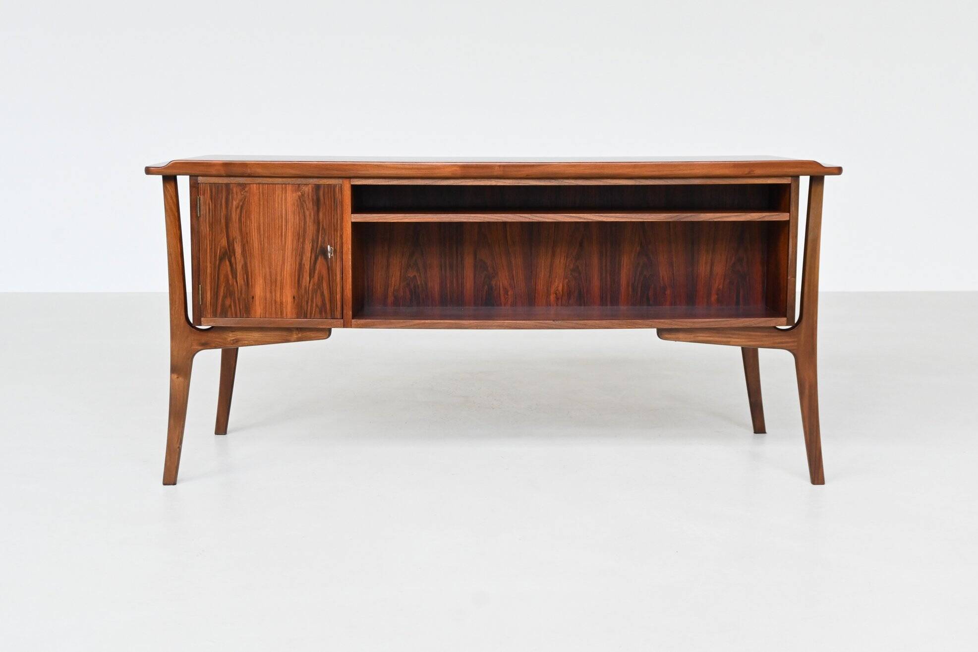 Svend Aage Madsen writing desk in rosewood H.P. Hansen Denmark 1960