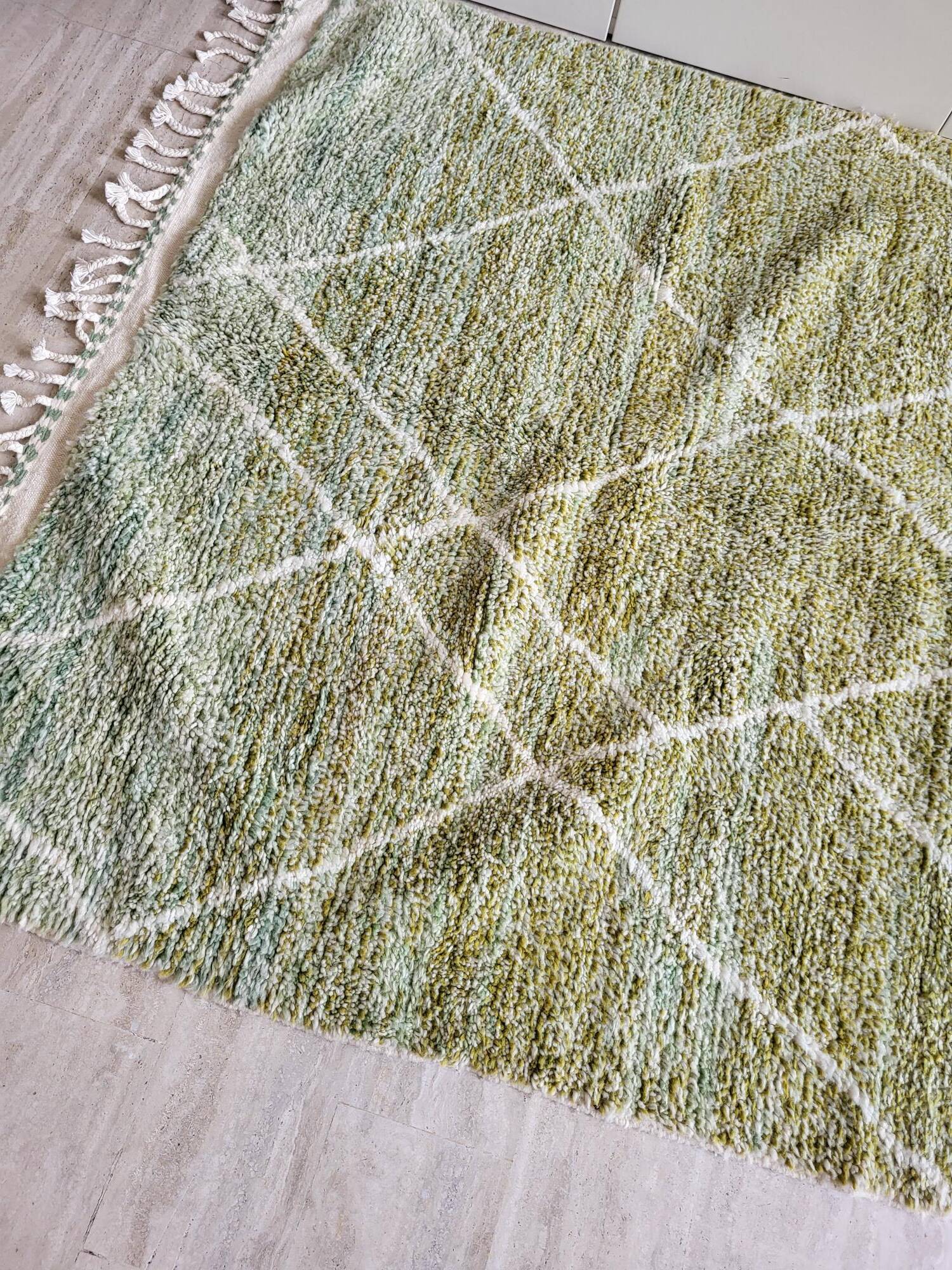 Green Beni Ouarain Berber rug with white diamonds
