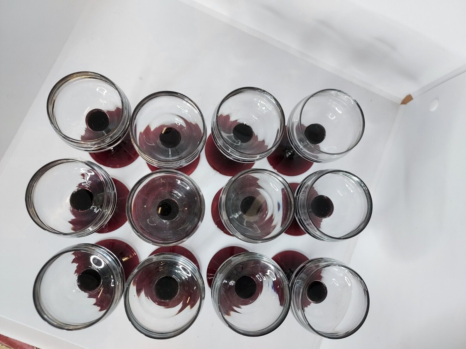 Port glasses with colored feet