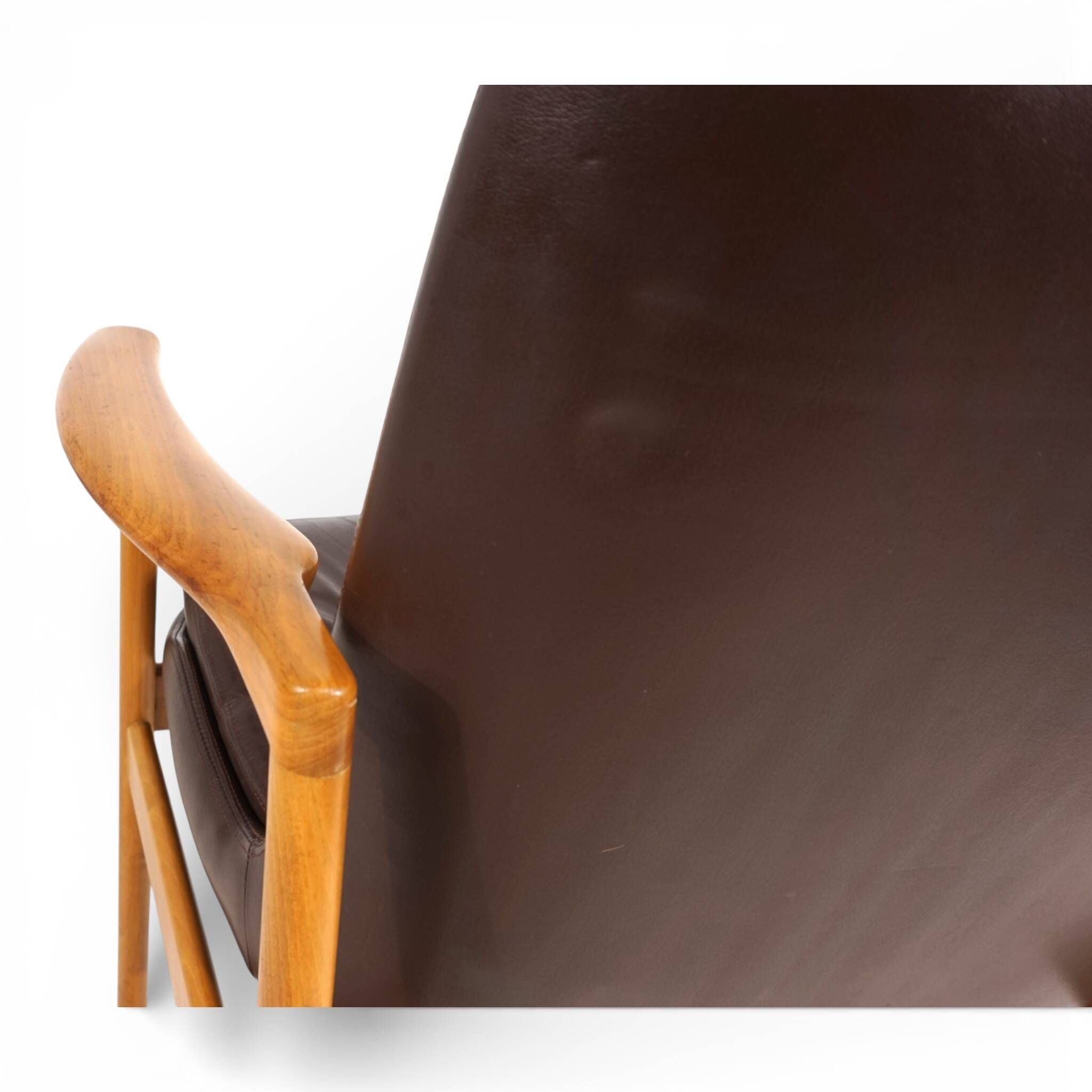 Fröscher leather armchair by Ib Kofod-Larsen, 1960