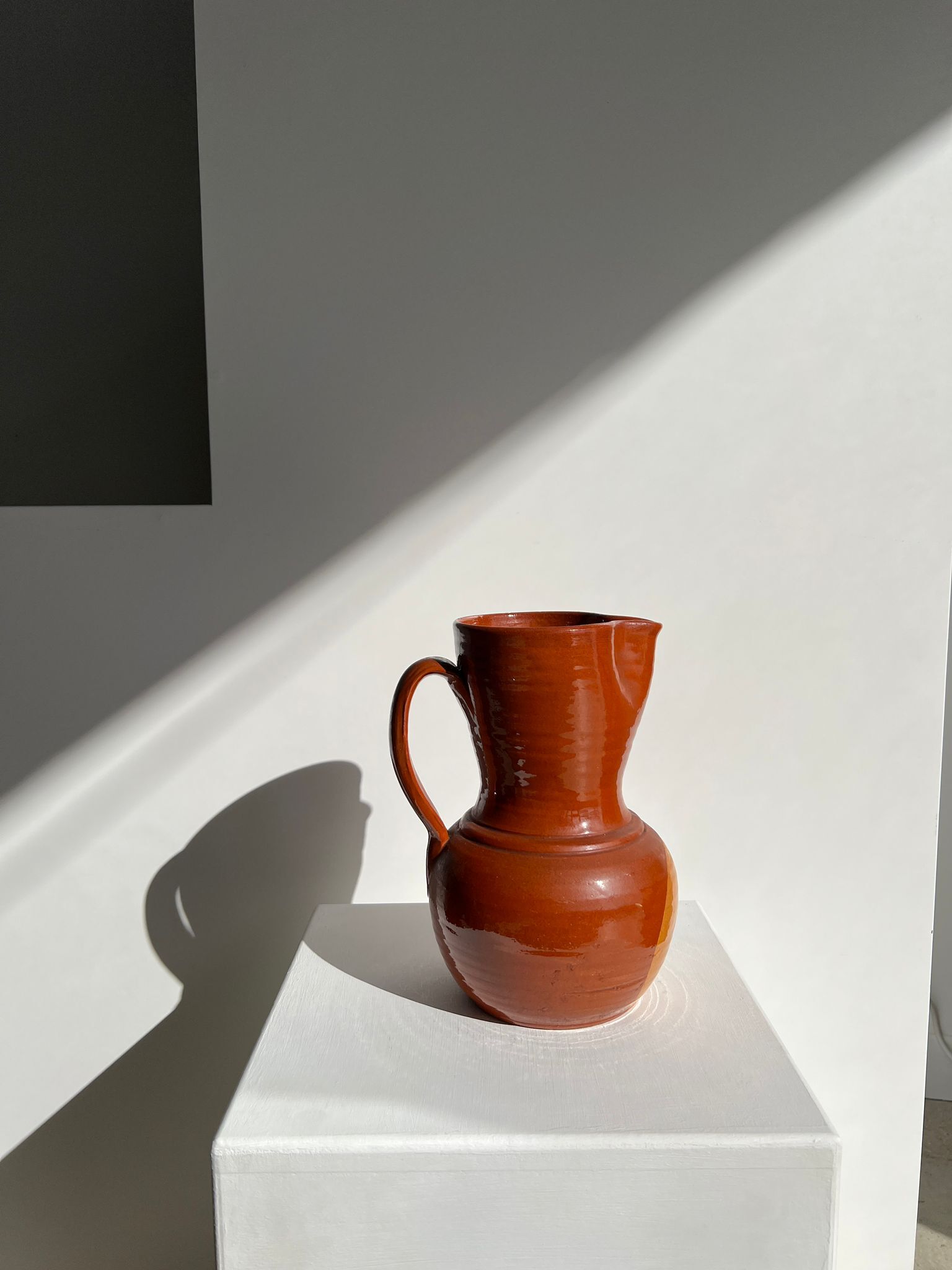 Two-tone brown ceramic wine pitcher H: 24cm