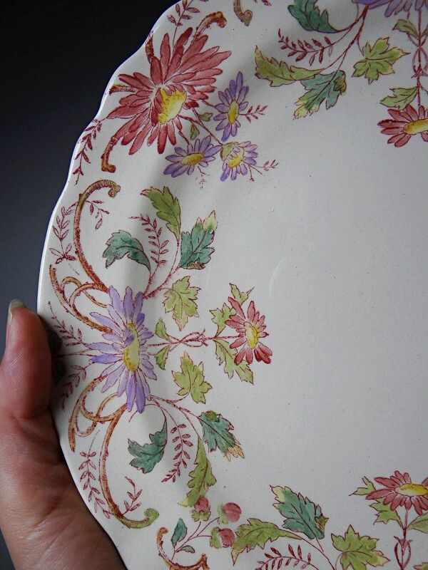Présentoir sur pied ancien Longchamp Pâquerettes en terre de fer polychrome