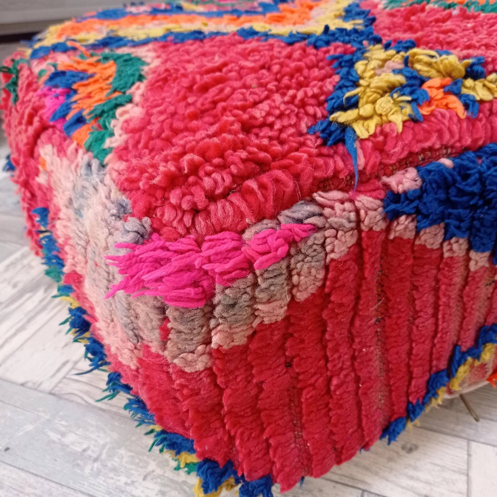 Handmade Berber pouf in wool 60 X 60 X 20 CM