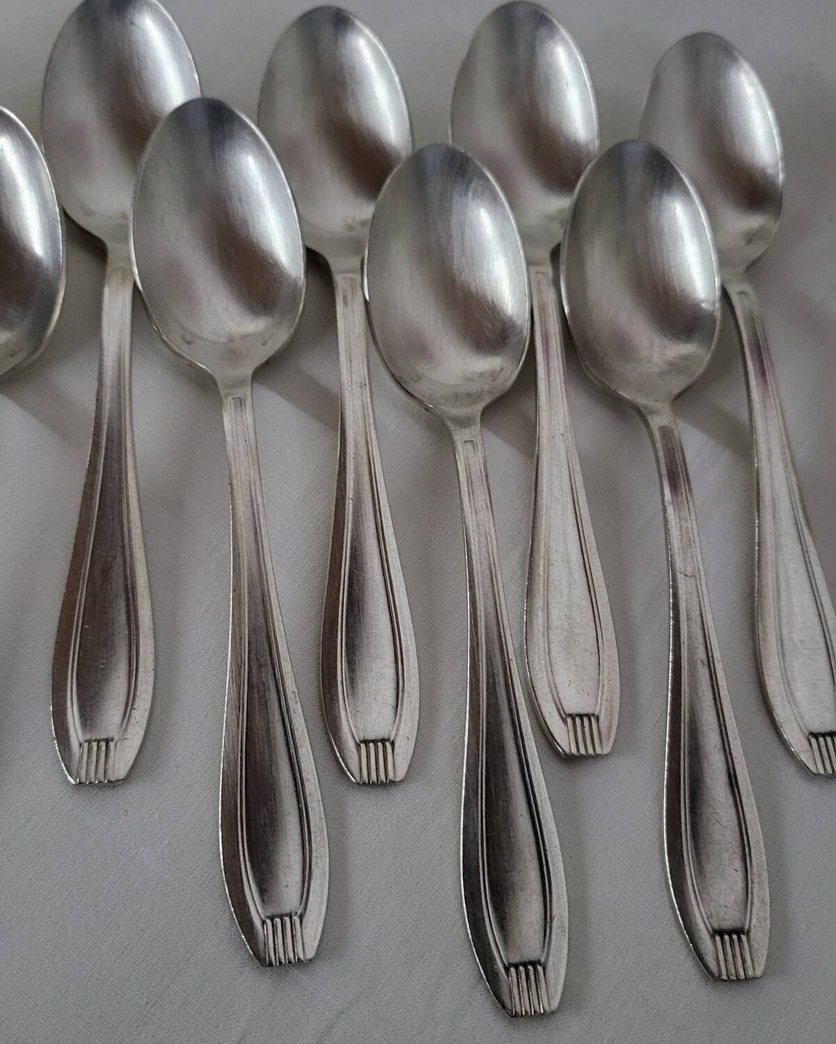 Manufrance 12 small silver-plated metal spoons / white