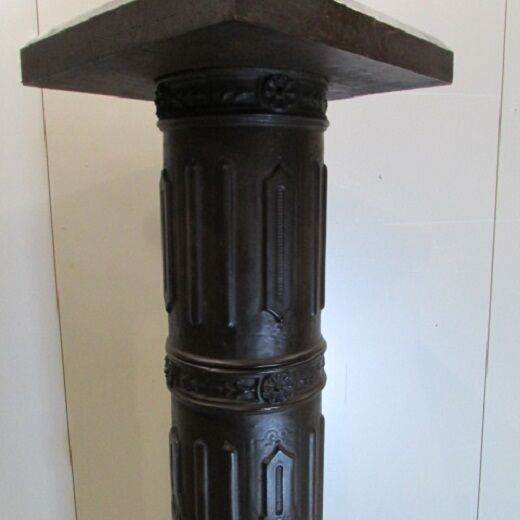 Fifth wheel column in cast iron and wood