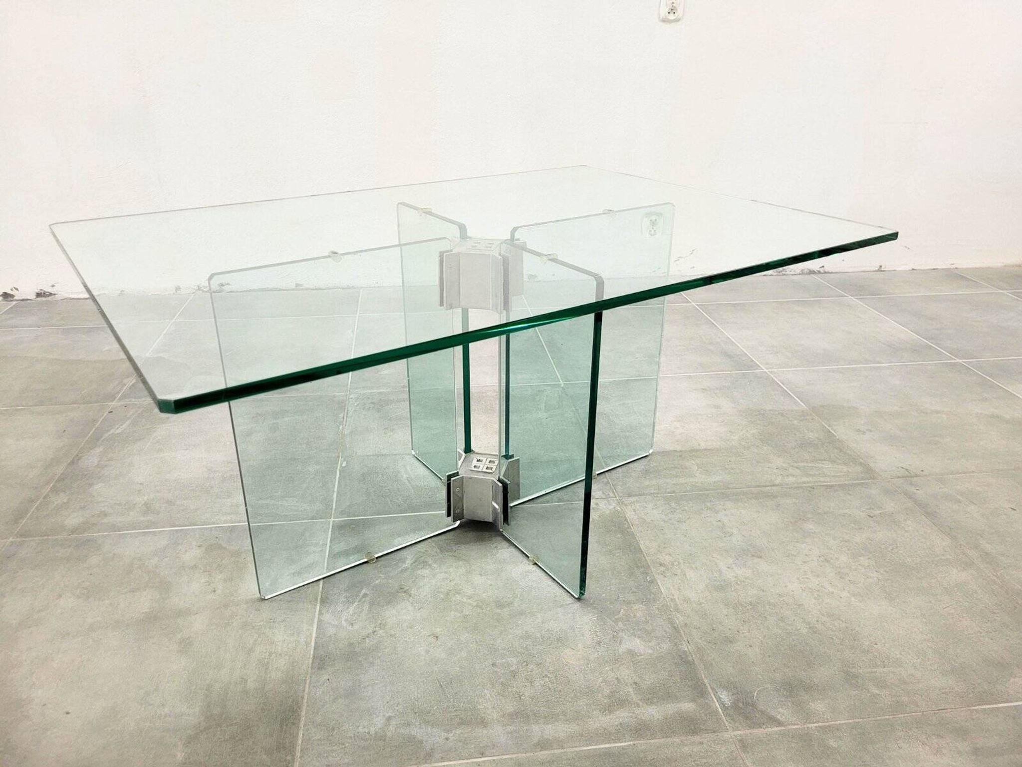 Table basse en verre vintage attribuée à Peter Ghyczy, années 1970