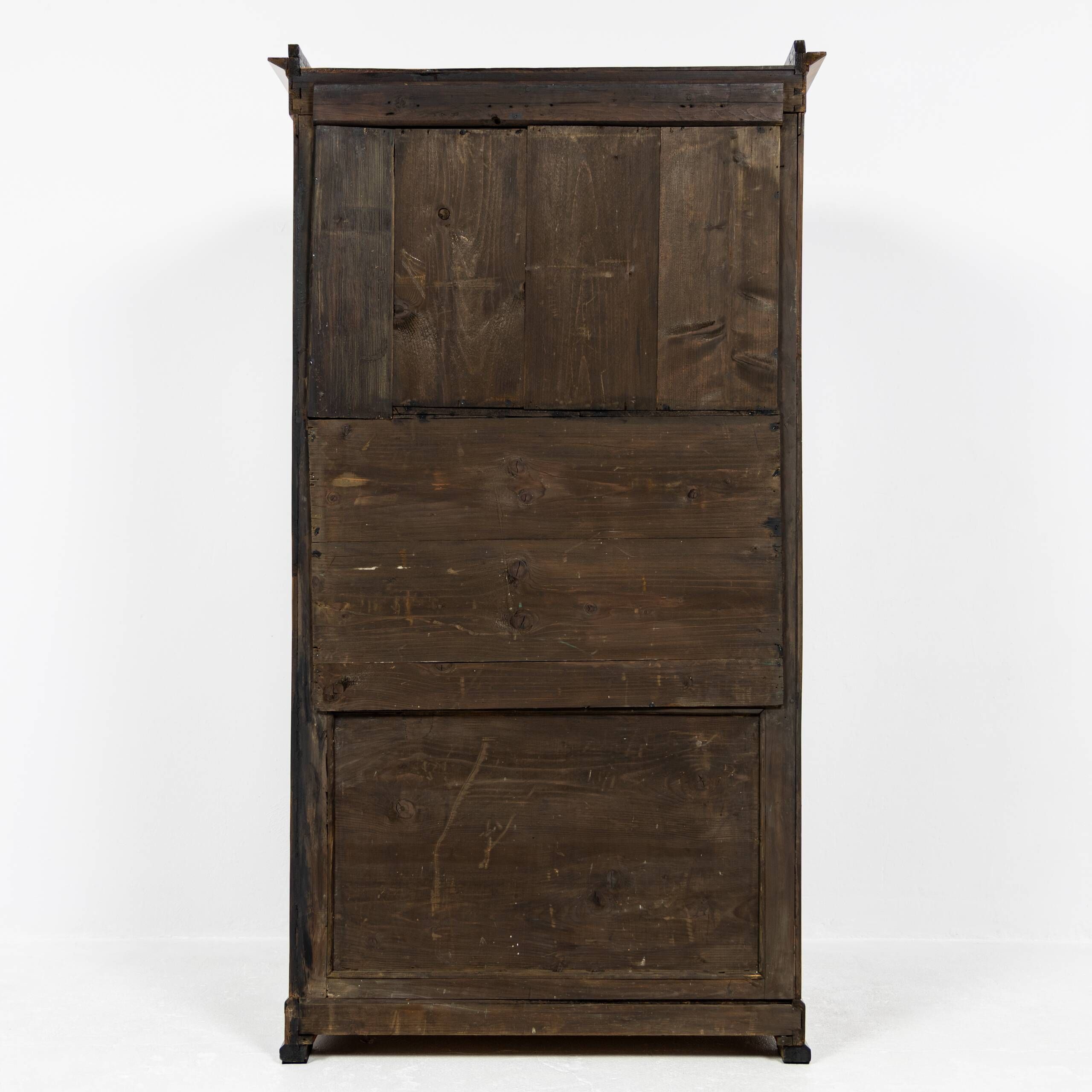 Small Biedermeier / Louis-Philippe display cabinet in walnut and birch 1840-1860