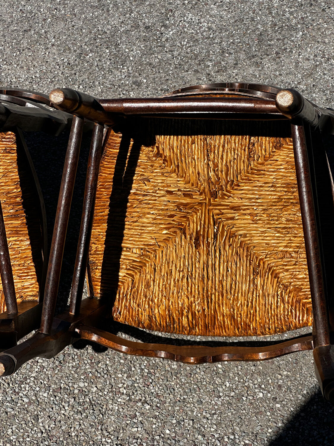 Set of 4 Louis XV straw chairs – solid wood – curved backrest