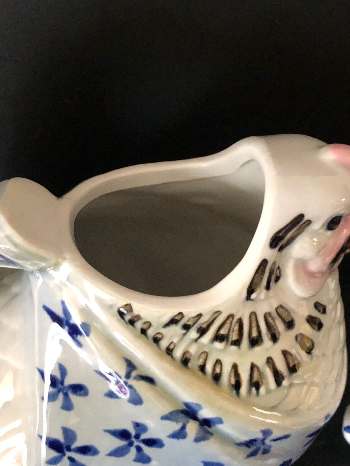 Teapot earthenware decoration vintage hen