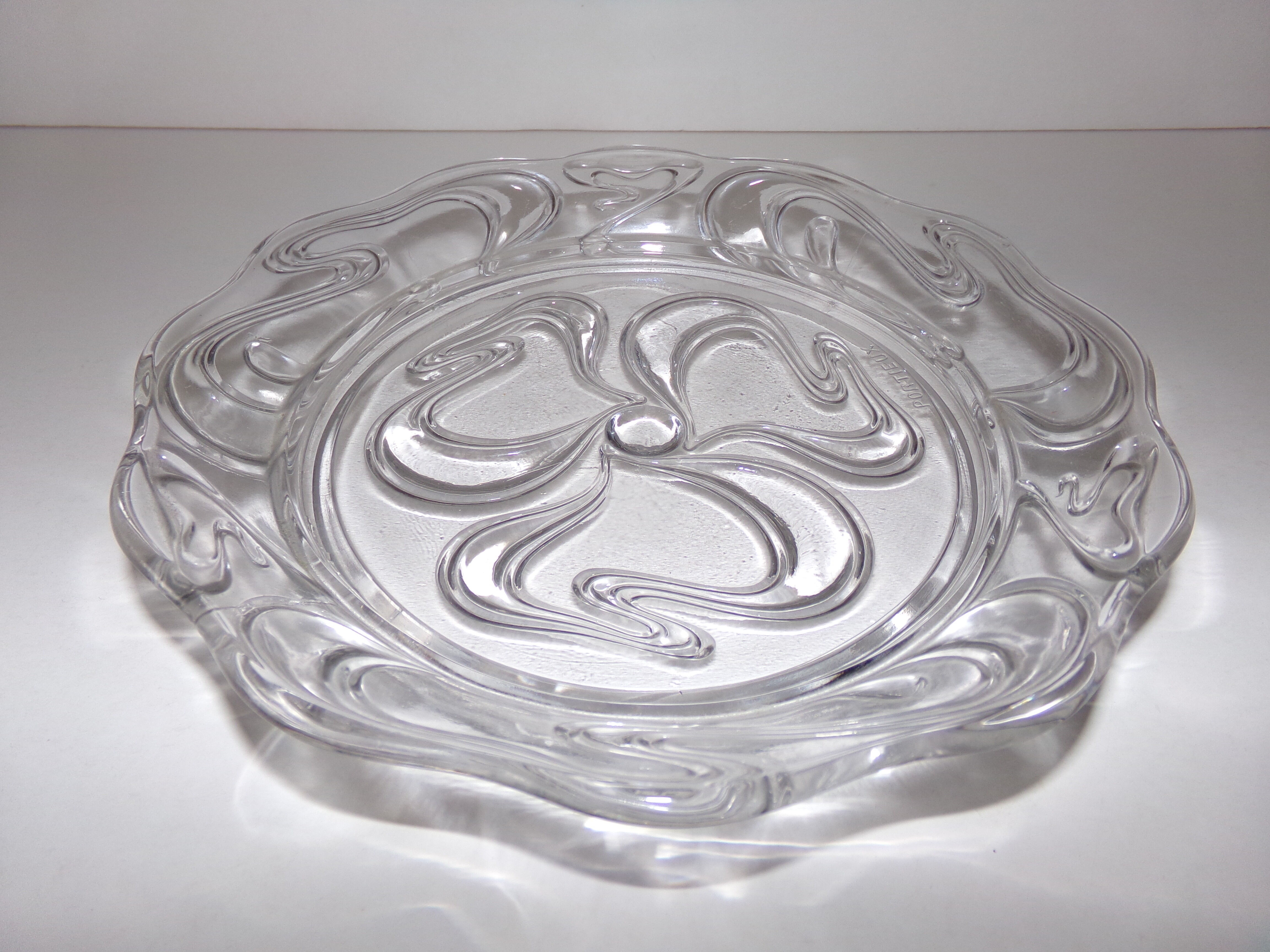 Bell to desserts or cheeses