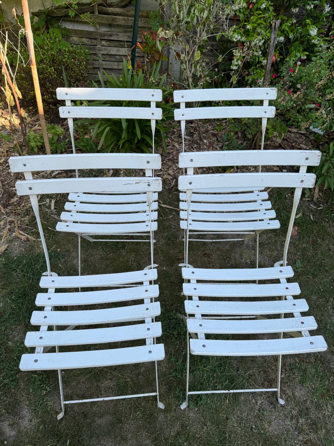 Set of 4 vintage folding chairs in metal and wood