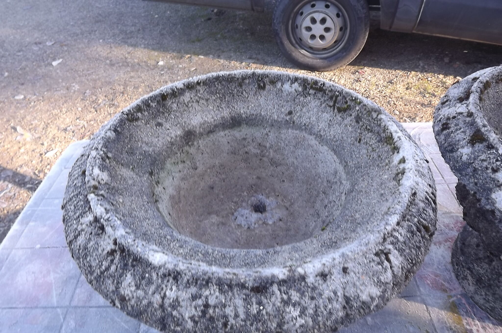 Paire de Vases en Pierres Reconstituées