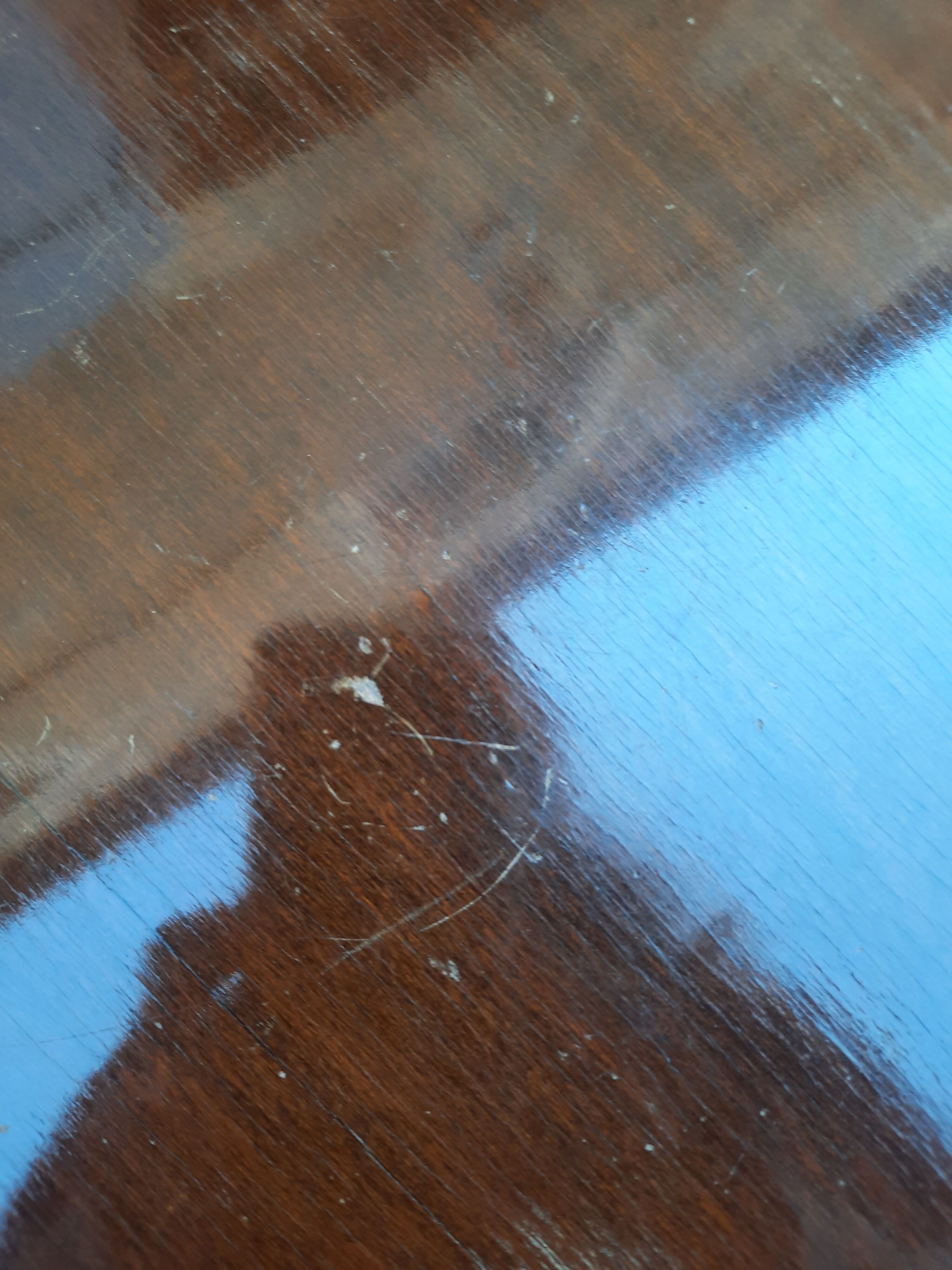 Art Deco-style sellette