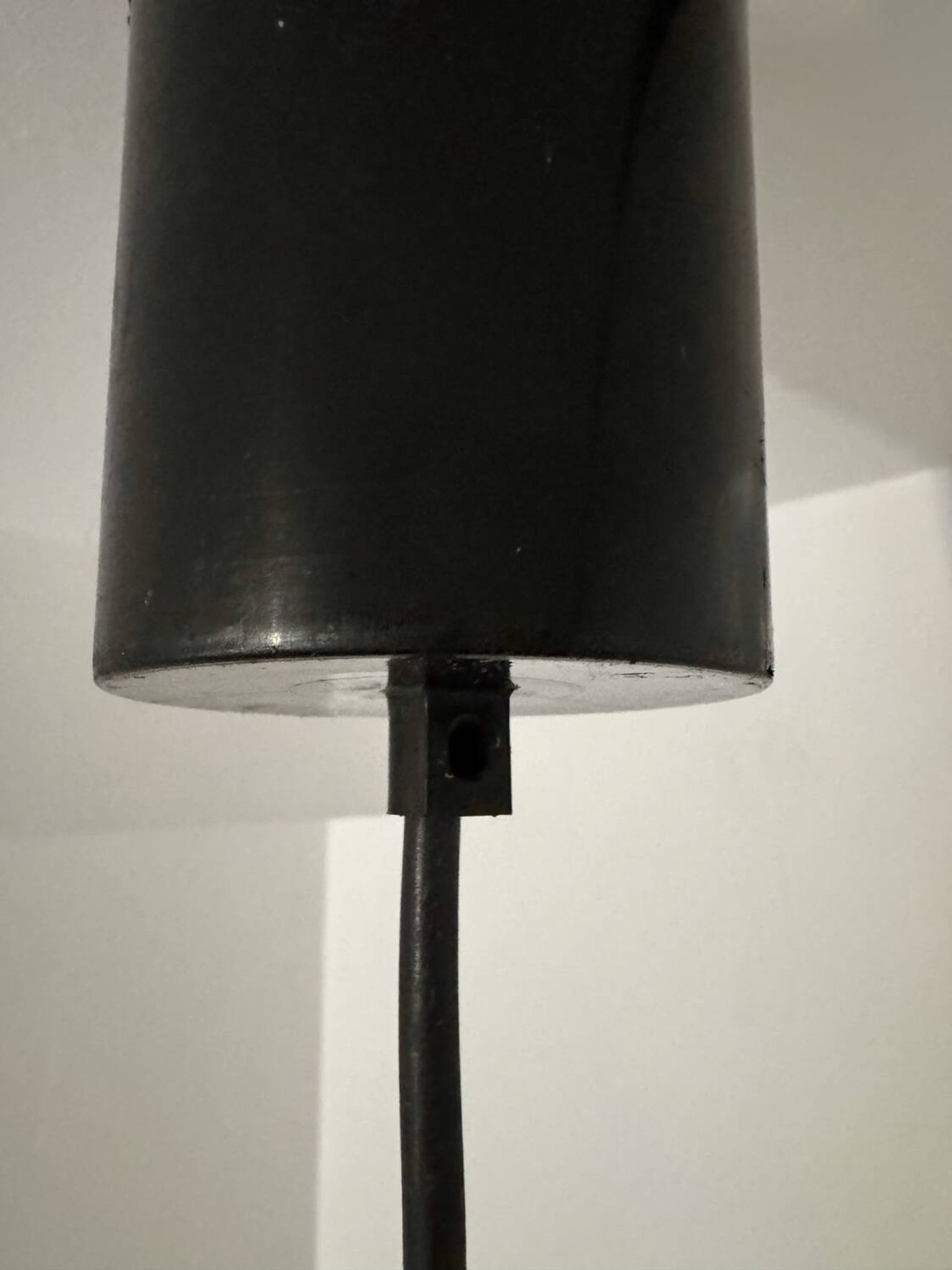 Suspension en métal micro-perforé, années 60