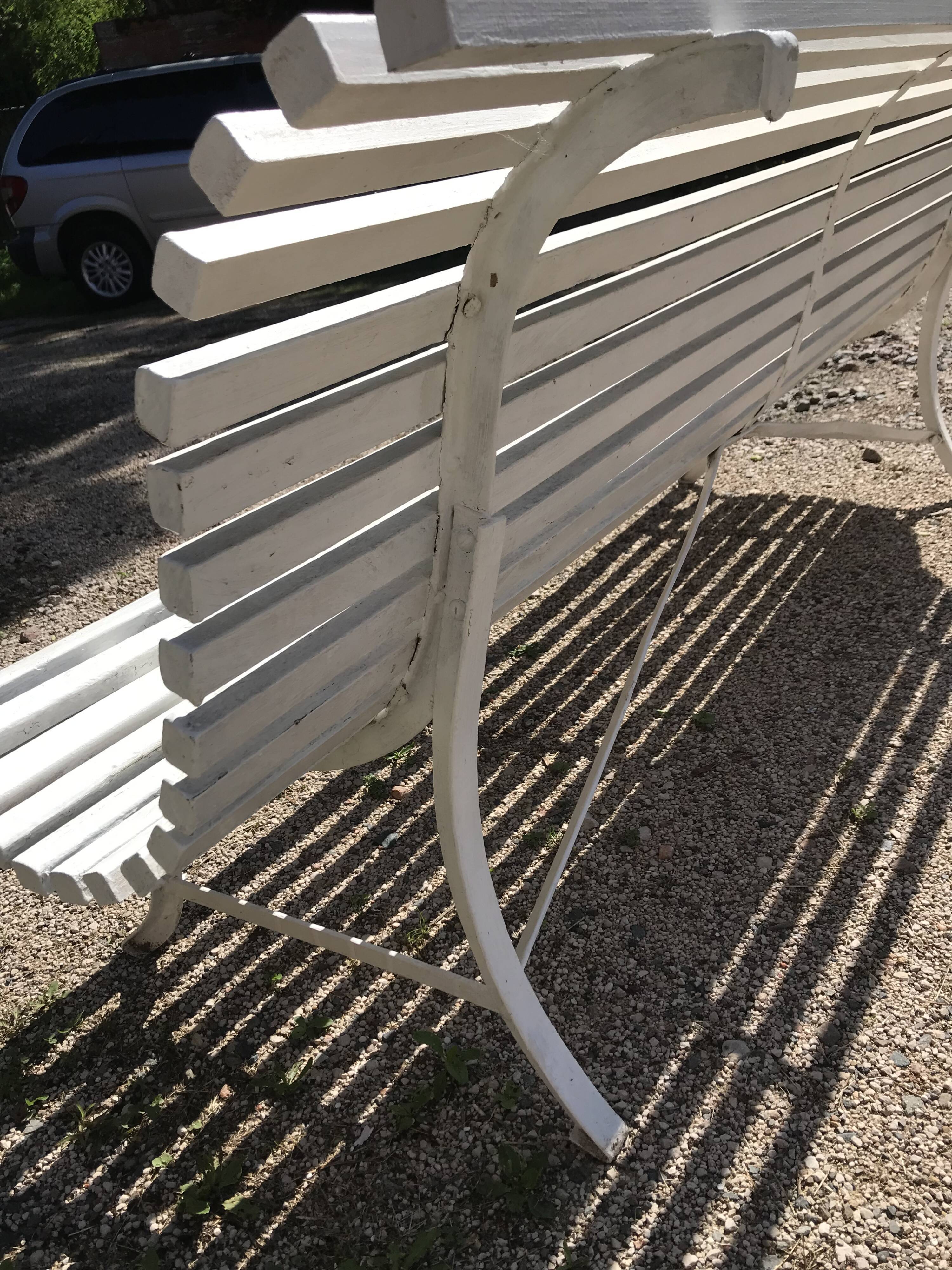 Banc de jardin blanc