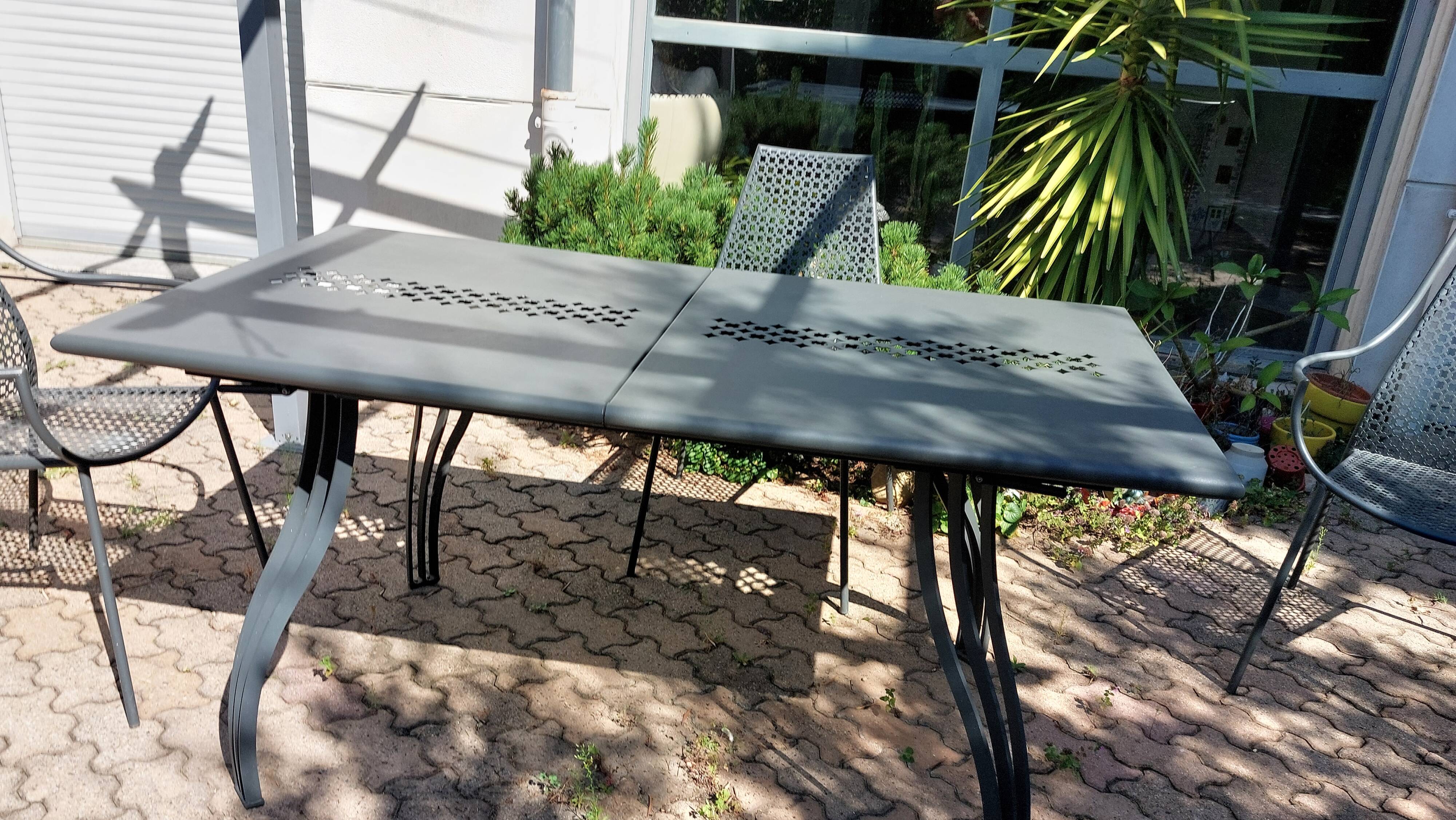 EMU antique iron garden furniture, table, 2 armchairs and 4 Vera chairs