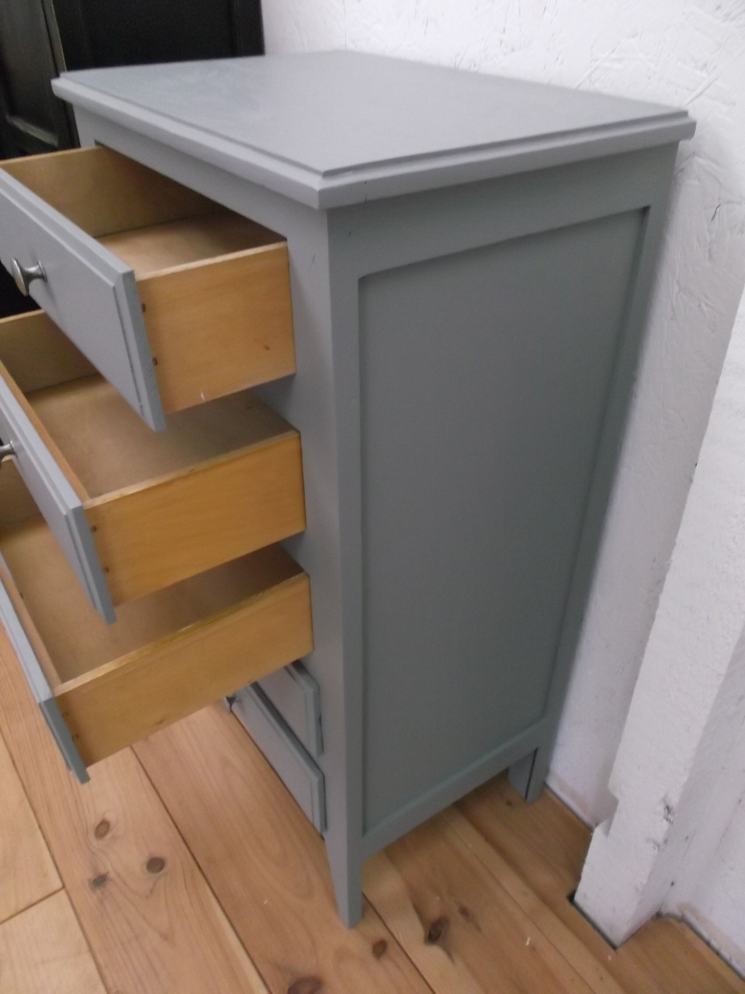 Chiffonier