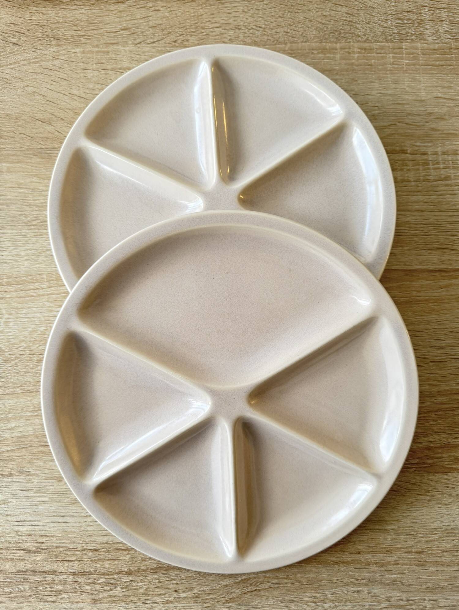 5 vintage beige fondue plates Le Creuset