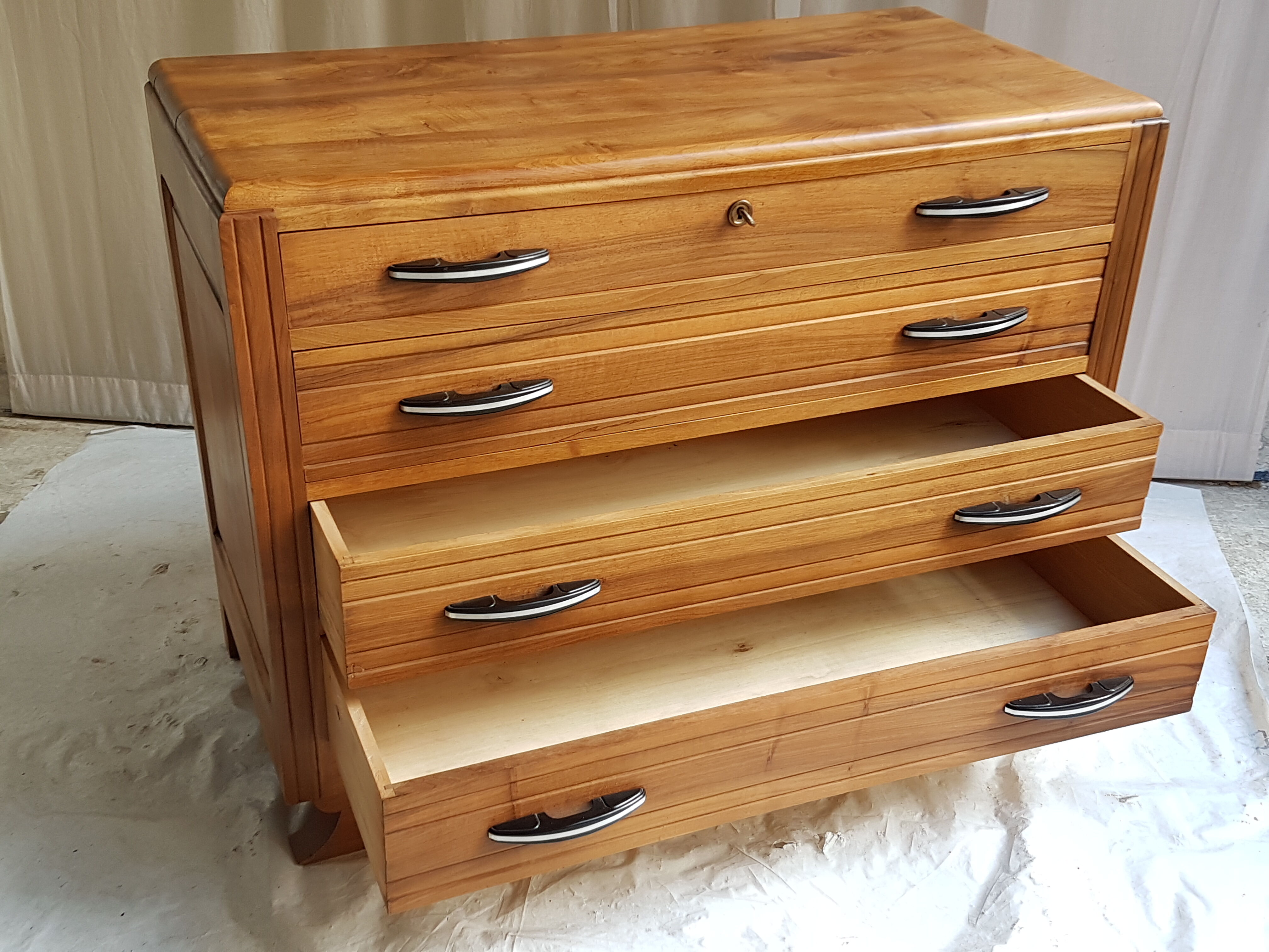 Vintage chest of drawers 50 years