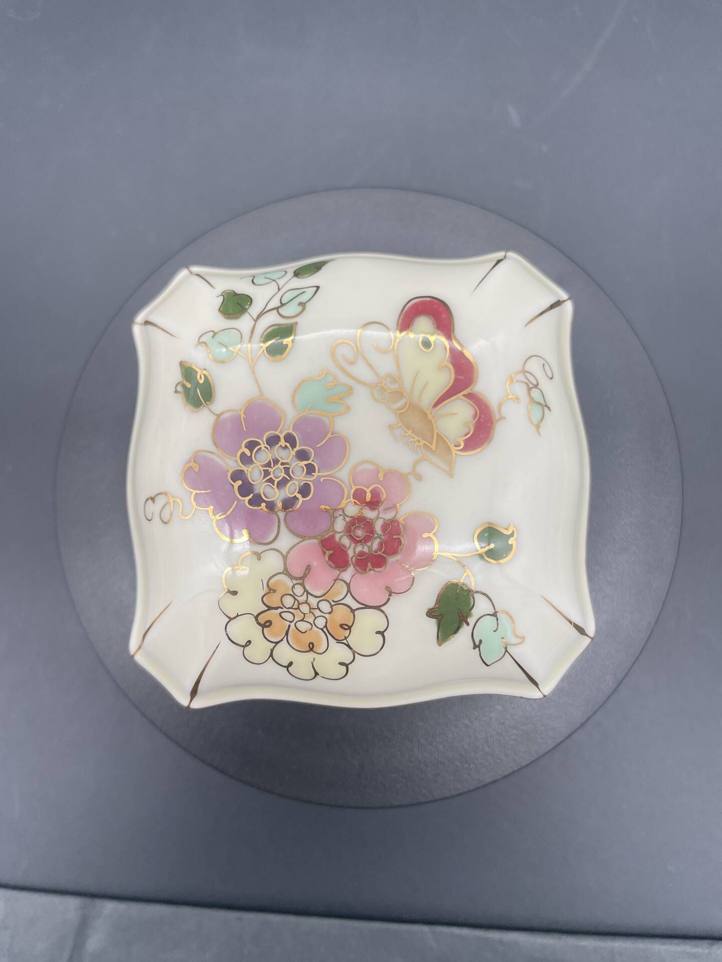 Vintage porcelain jewellery box Zsolnay Pécs, hand-painted, d