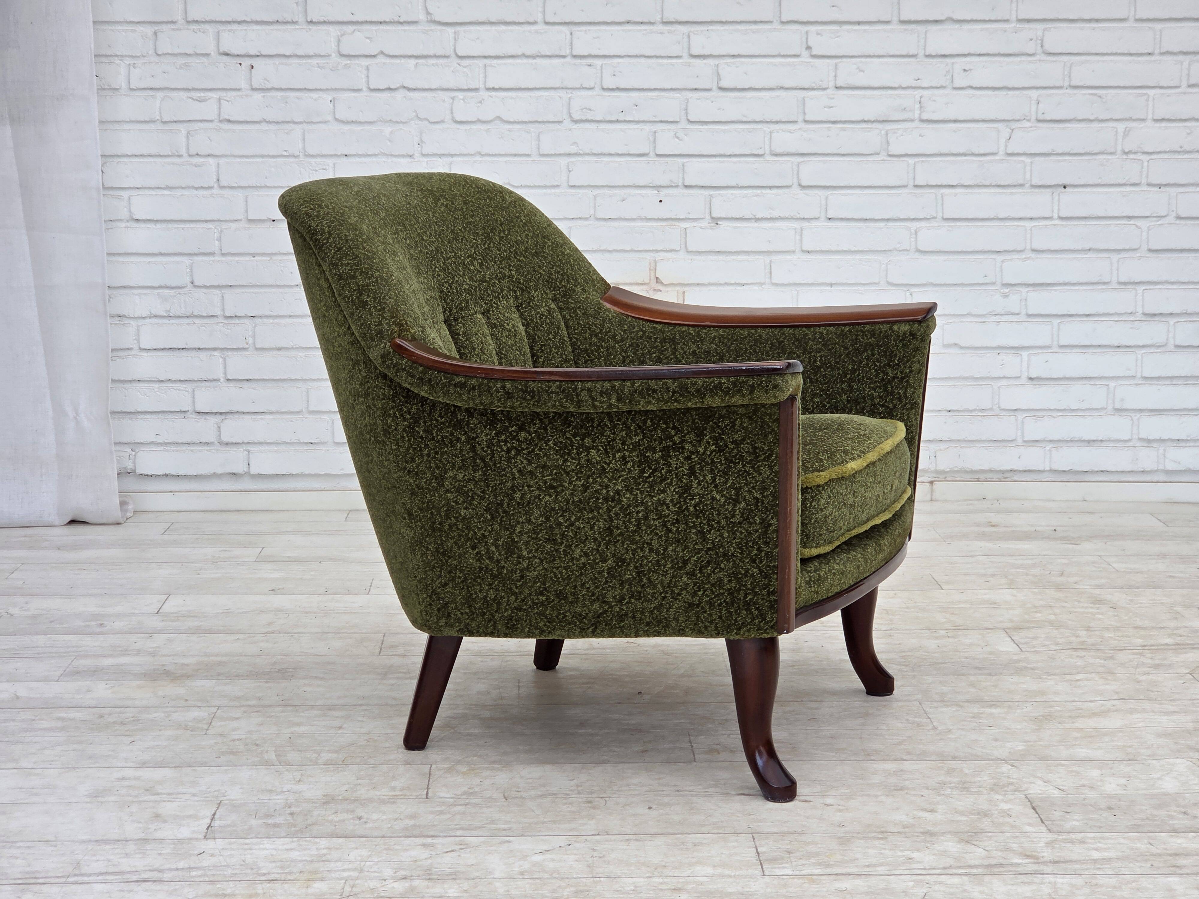 Fauteuil norvégien des années 1970, tissu de meuble vert, bois de teck,