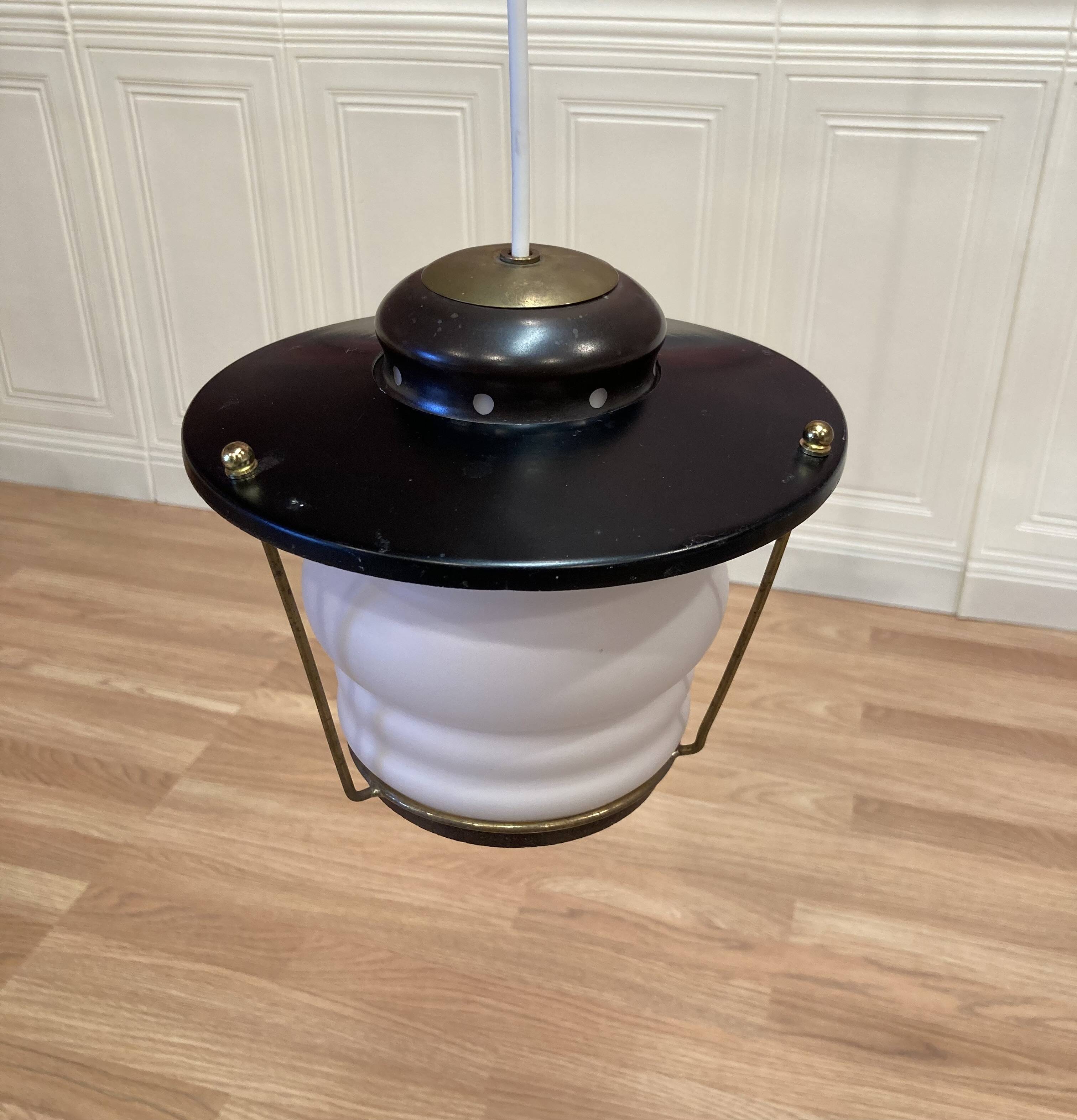 Opaline suspension in Scandinavian design from the 1950s.