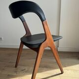 Chaise Vamo Sønderborg Sonja en teck et skaï noir, par Johannes Andersen