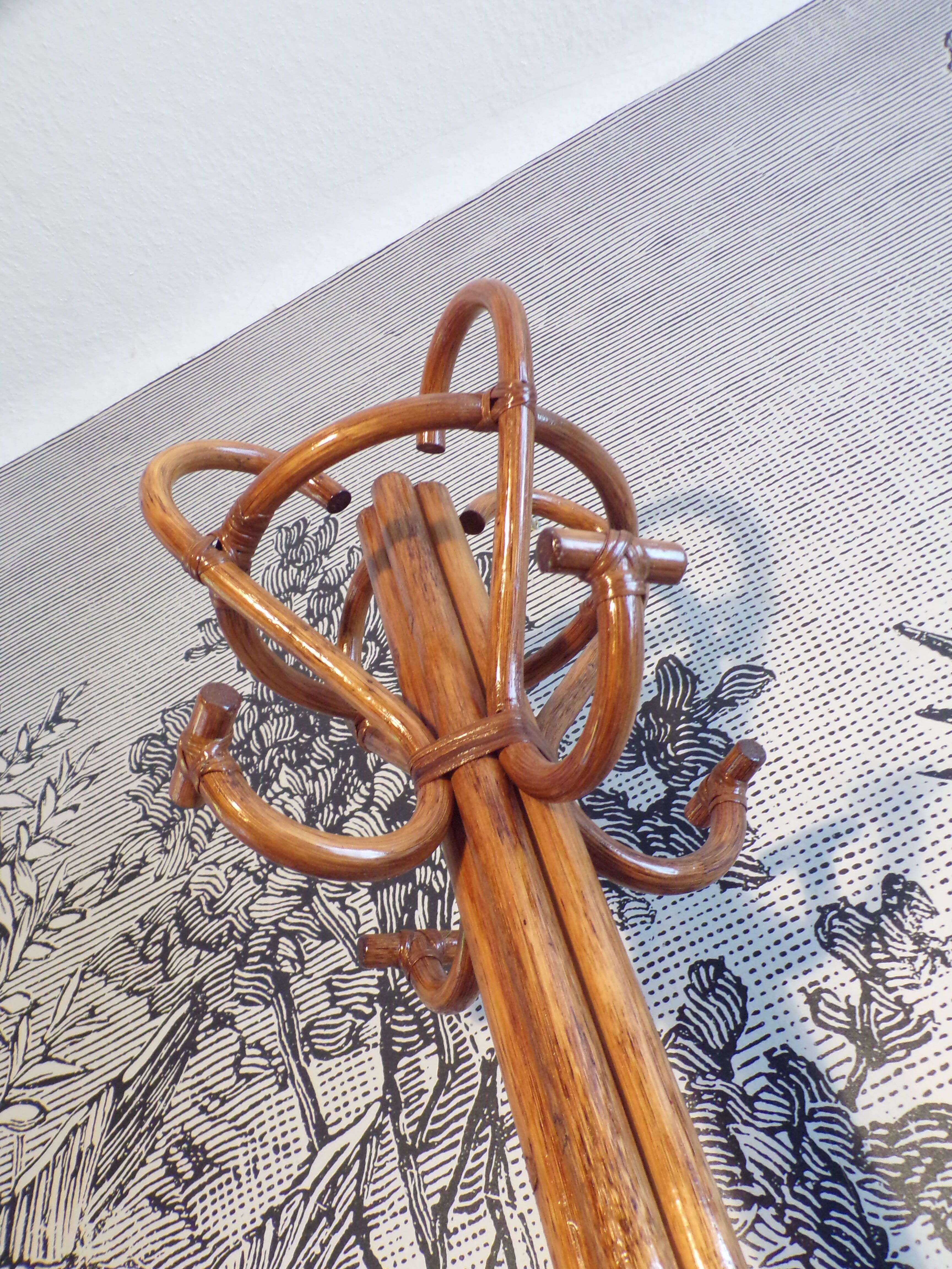 Rattan parrot coat rack