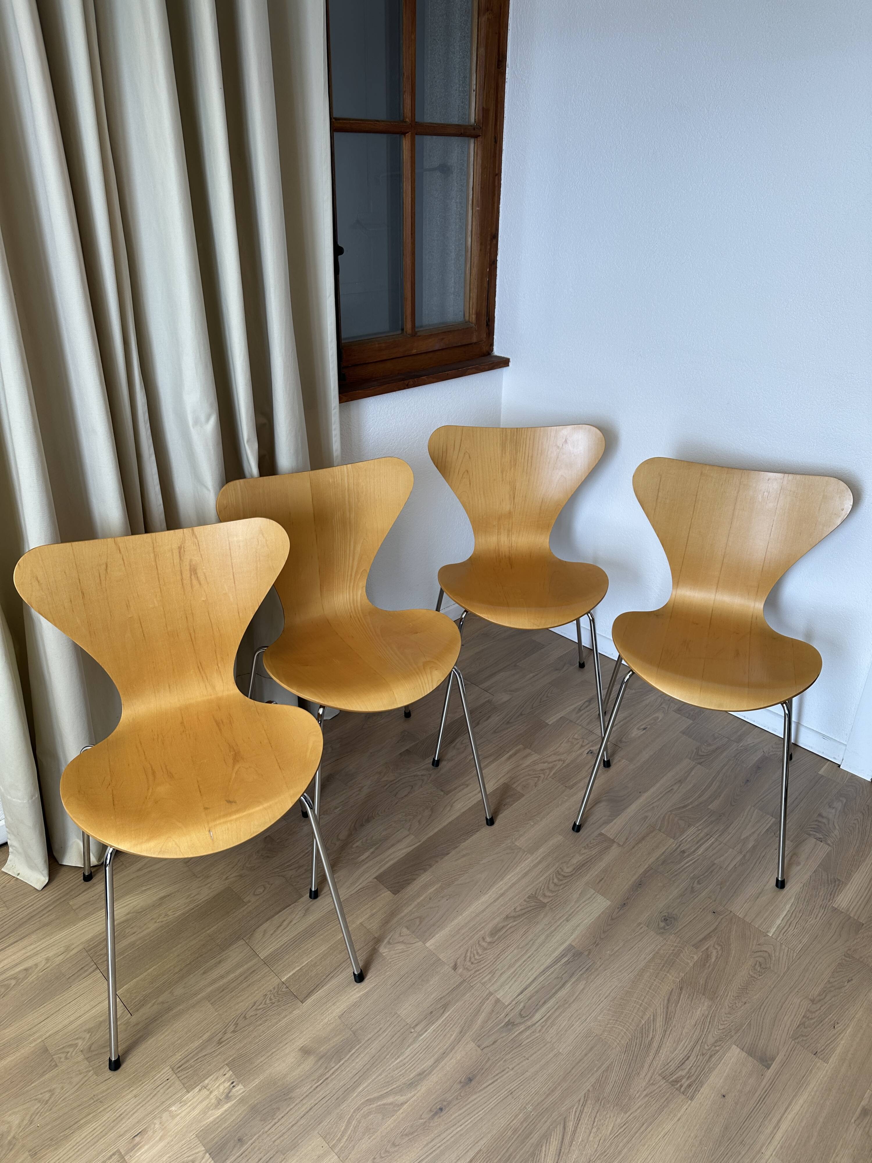 Set of 4 Serie 7 chairs (3107) by Arne Jacobsen / Fritz Hansen