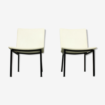 Ensemble de 2 chaises industrielles minimalistes de cadre de tube de métal noir, des années 60