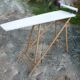 Console pliante en bois, table à repasser avec sa jeannette
