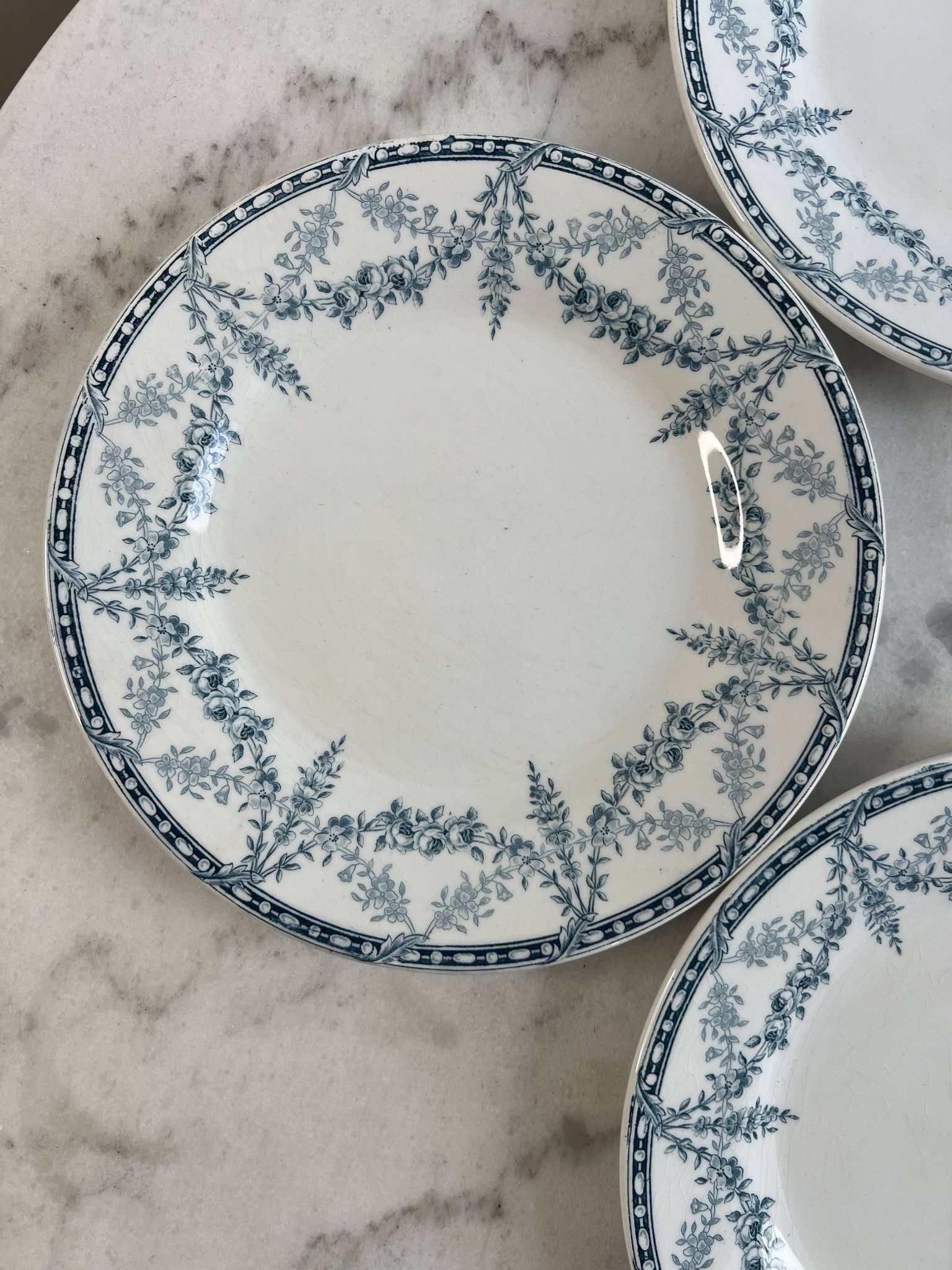 Set of 4 flat plates Creil and Montereau Labrador