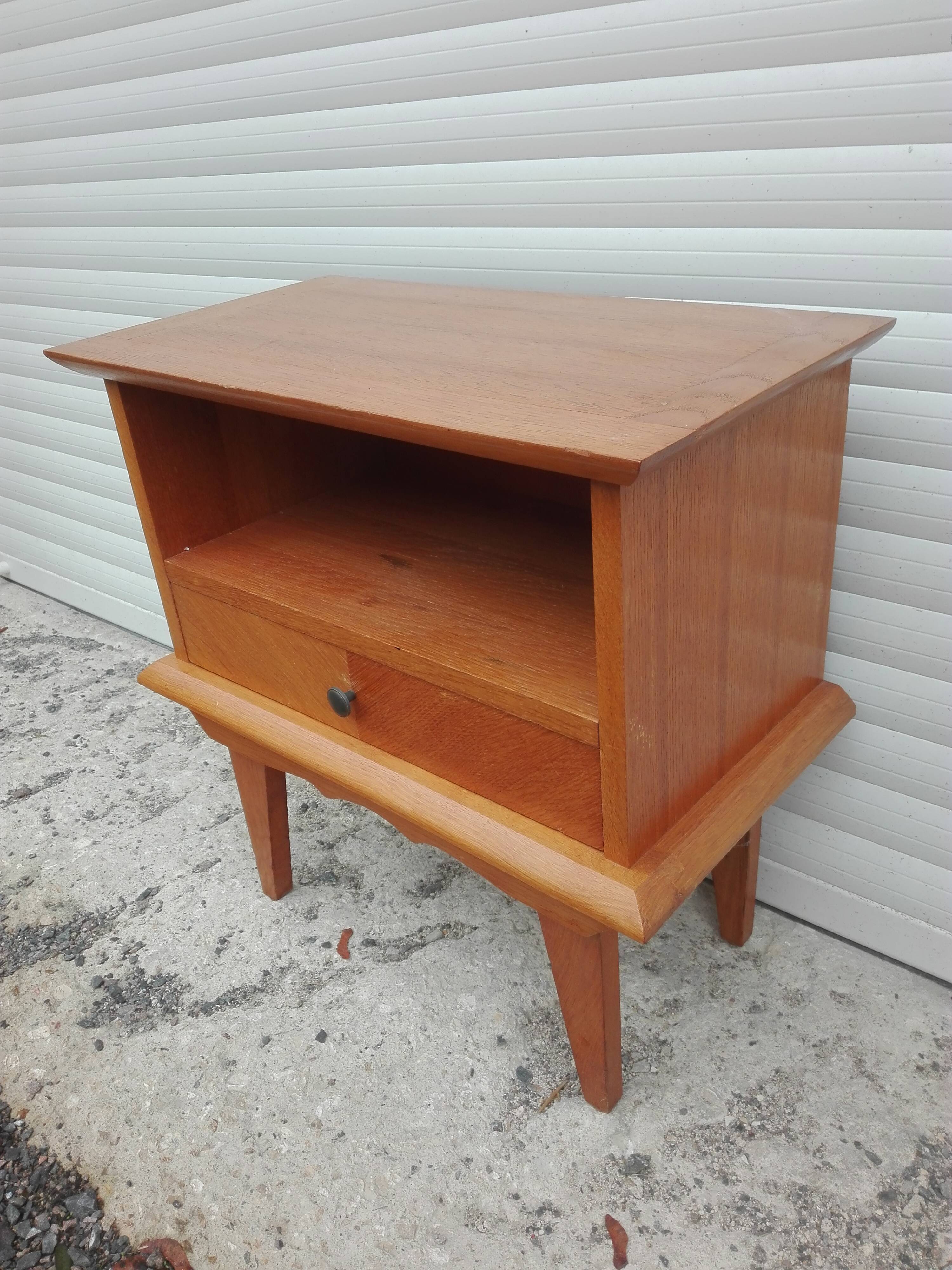 Bedside Scandinavian feet compass