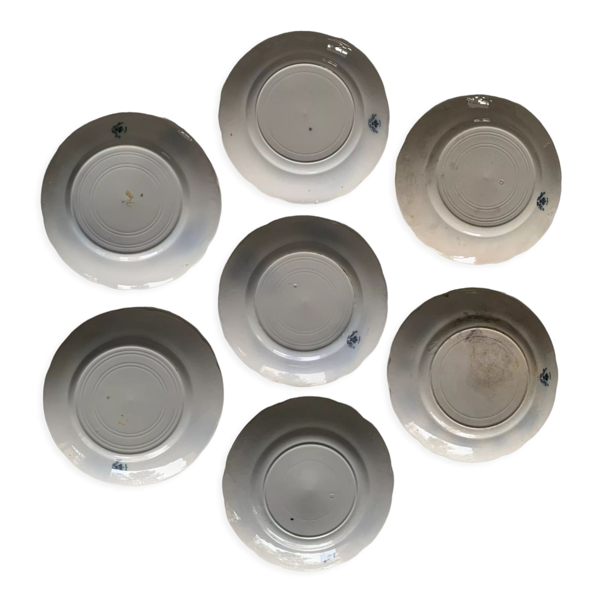 Set of seven flat plates in Johnson Bros English porcelain