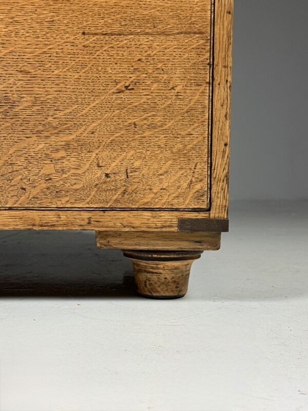 Commode de campagne en chêne du 19ème siècle