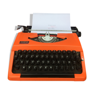 Machine à écrire Brother  210. Orange Seventie's made in Japan