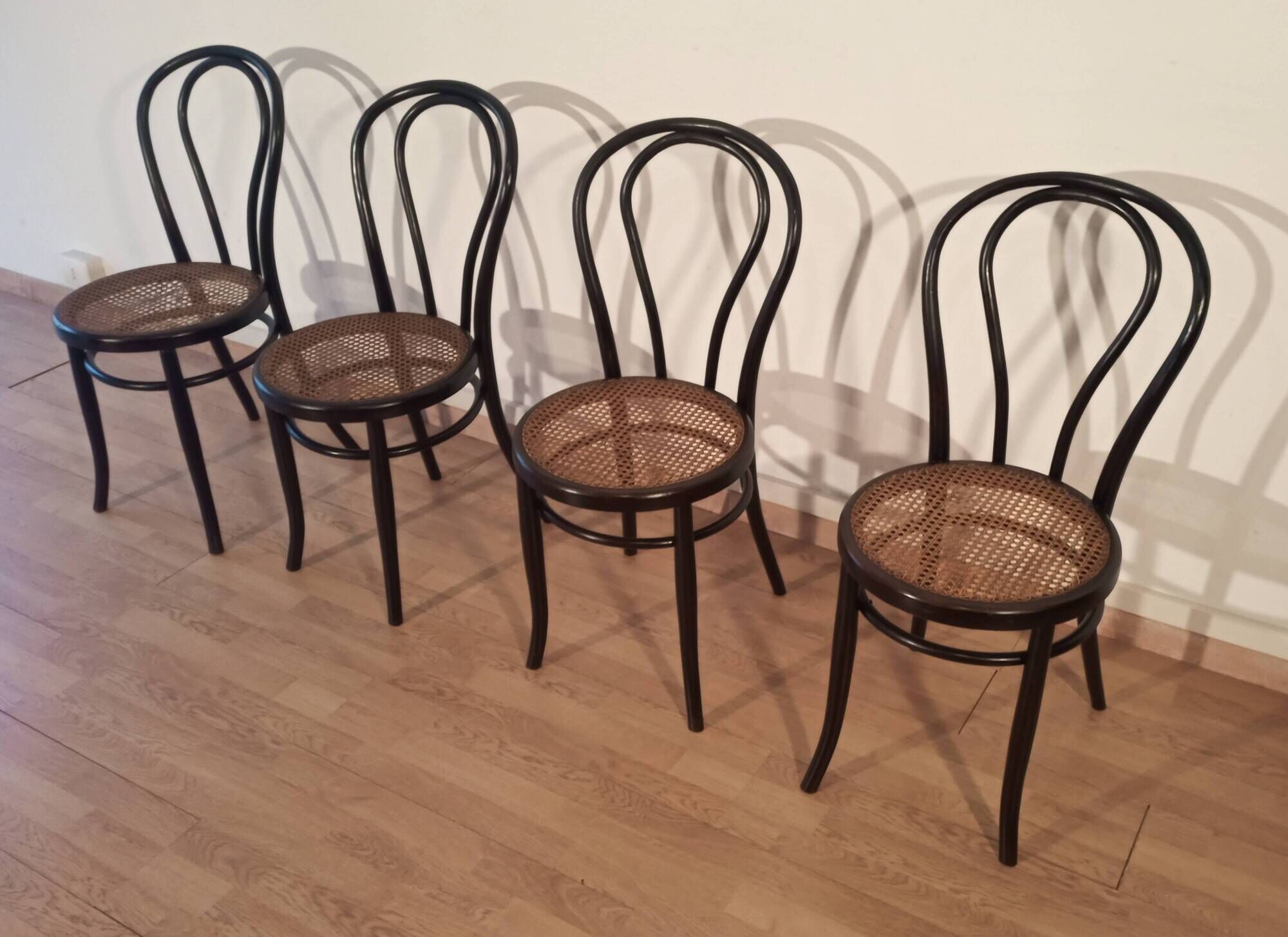 Chaises de salle à manger en hêtre courbé dans le style de Thonet, Italie, lot de 4