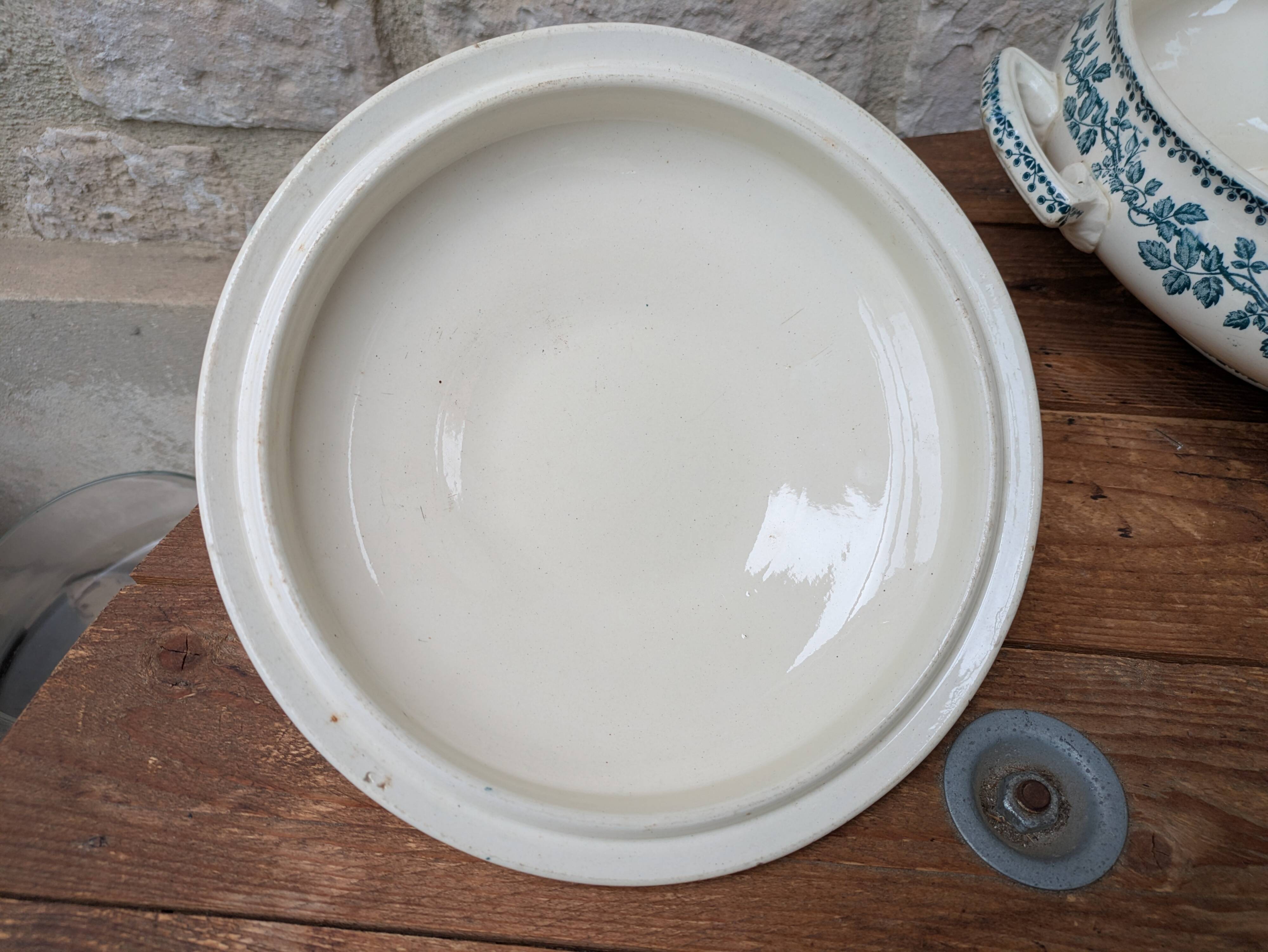Saint Amand soup tureen model Guadeloupe with a floral decoration in Terre de Fer.