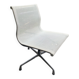 Chaise EA 105 vitra